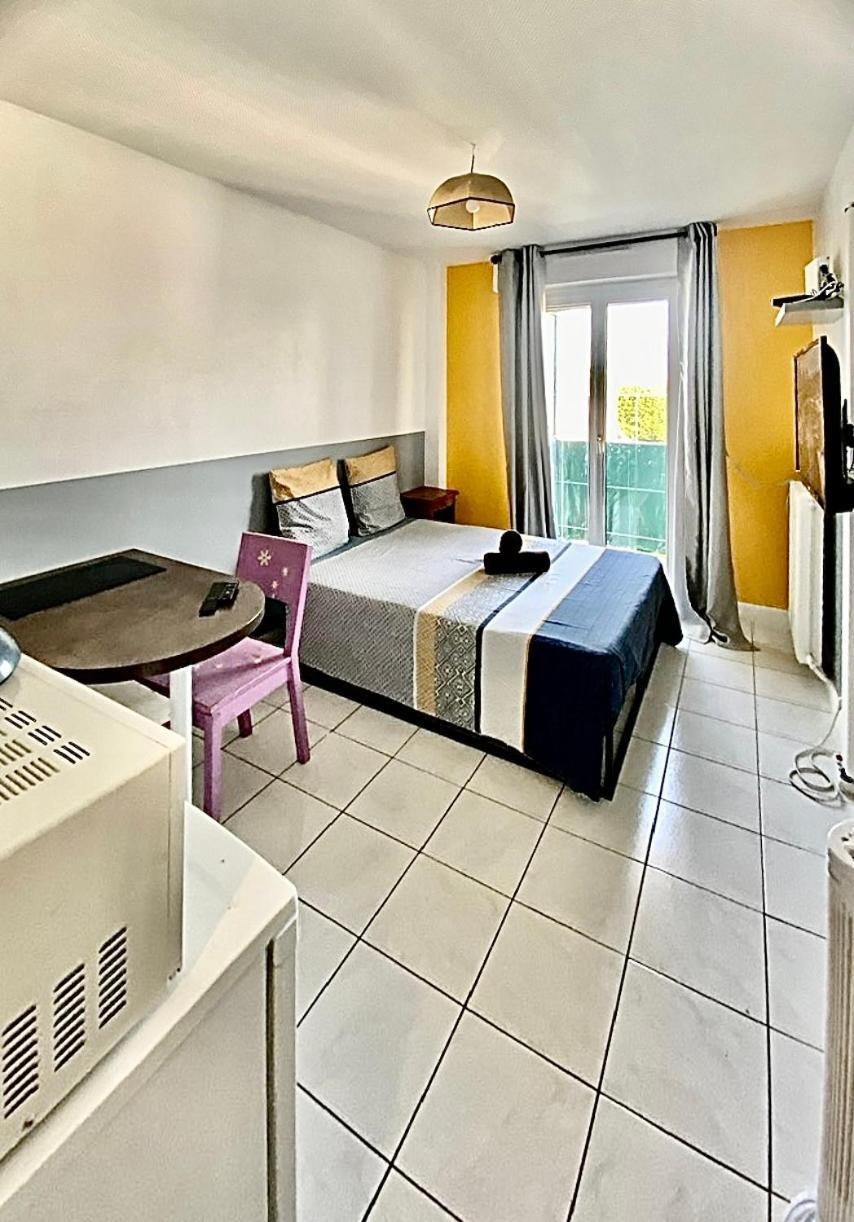 Appartement Proche Gare Et Centre Ville 默伦 外观 照片